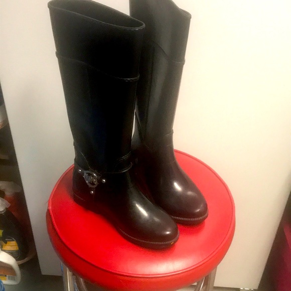 Michael Kors Shoes - Fall Sale 🍂🍃🍁  Michael Kors Black Rain Boots
